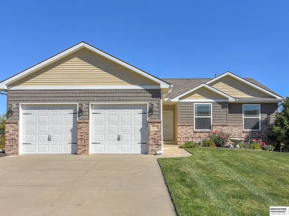 11715 S 203rd St, Gretna, NE 68028