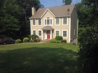 275 Skyline Dr, Highland Mills, NY 10930