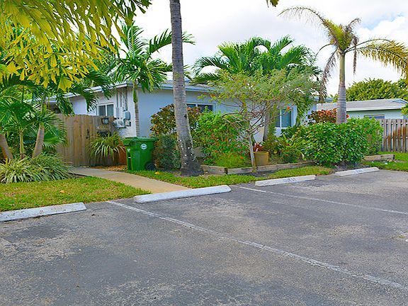 3rd image of 2417-2419 NW 9th Ter