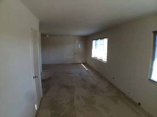 4th image of 2172 Yale St