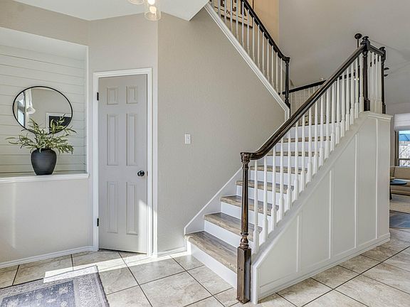 4th image of 703 Ridge View Dr