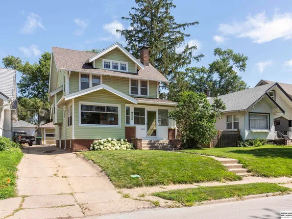 2424 Newport Ave, Omaha, NE 68112