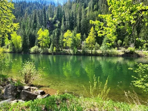 248 Cedar Grove Ln, Saint Maries, ID 83861