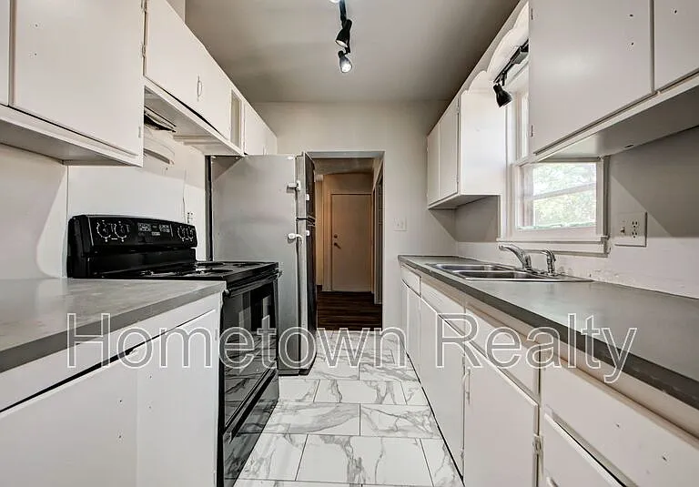527 W Dill St — Photo 10