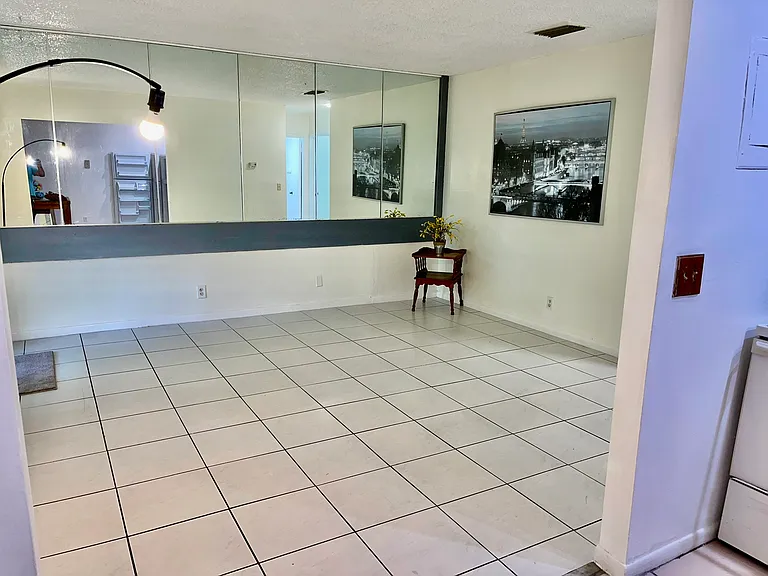 274 SW 9th St #1 — Photo 11