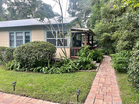 2nd image of 701 NW 25th Ave