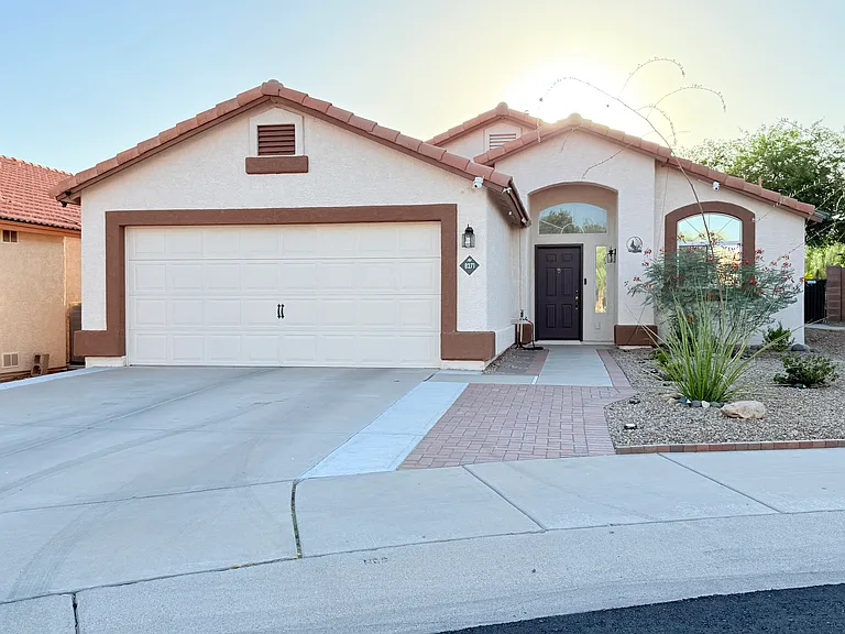 8271 N Camino De La Viola — Photo 2