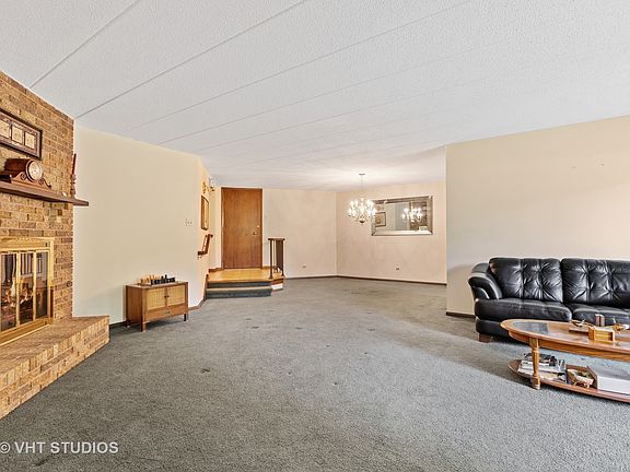 3rd image of 7939 W Lakeview Ct APT 1B