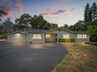 594 Coutant Ln, Grants Pass, OR 97527