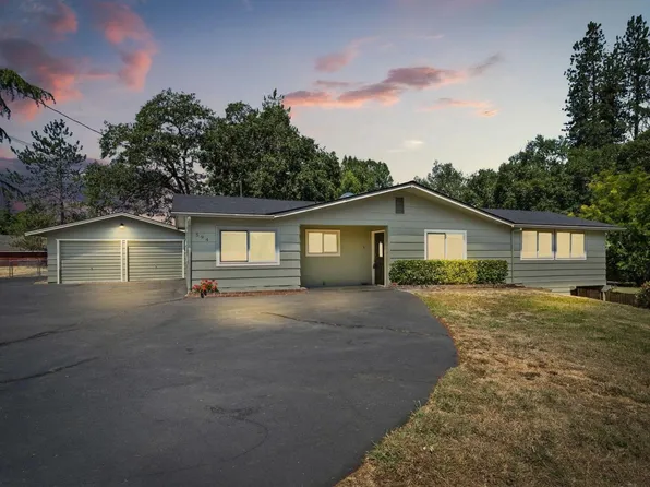 594 Coutant Ln, Grants Pass, OR 97527