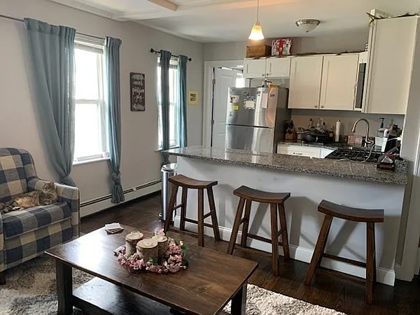 1 bed, 700 sqft, $2,300 — Photo 1
