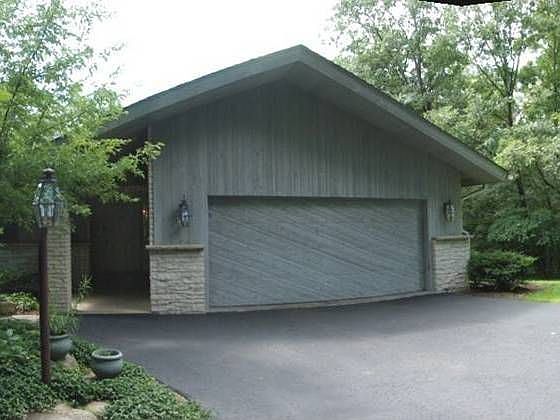 1st image of 3502 N Woodbury Ln
