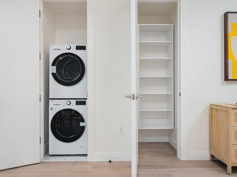 255 Lorimer St #215 — Photo 6