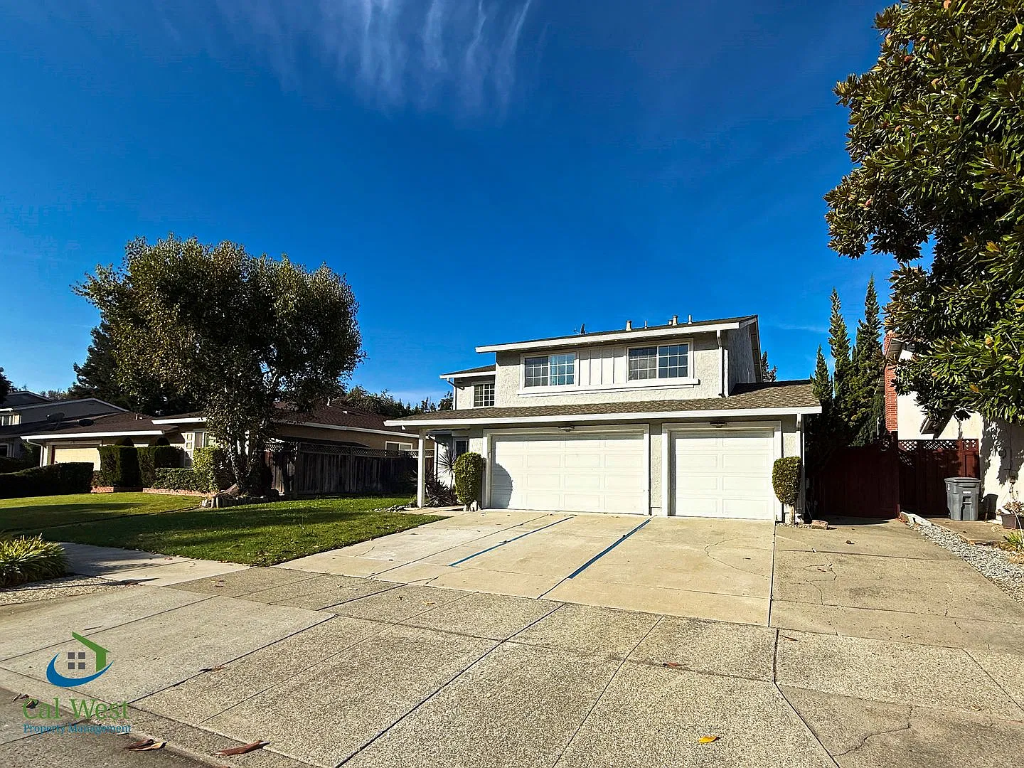 $4995 - Updated luxury 2 Story Home in Gilroy — Photo 2