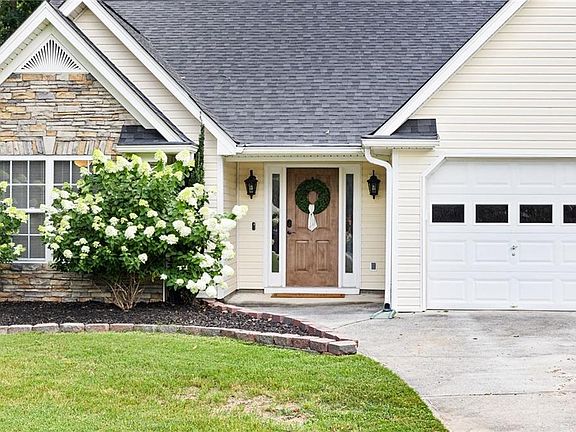 3rd image of 181 Colton Dr