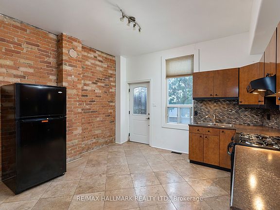 4th image of 10 Woodgreen Pl