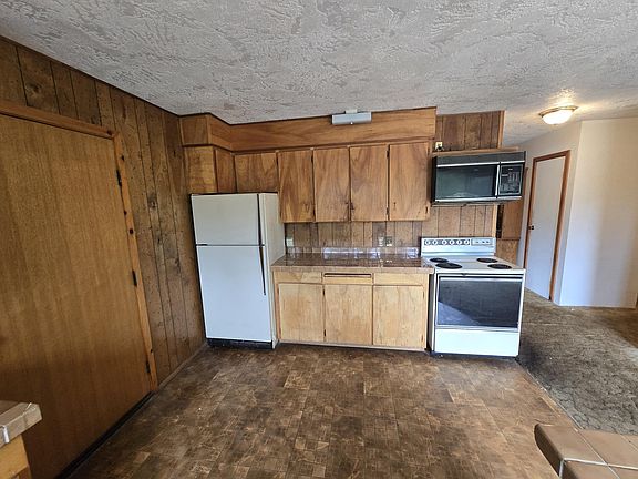 5th image of 330 Colony Rd