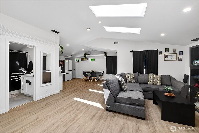 4th image of 1420 S 359th Street