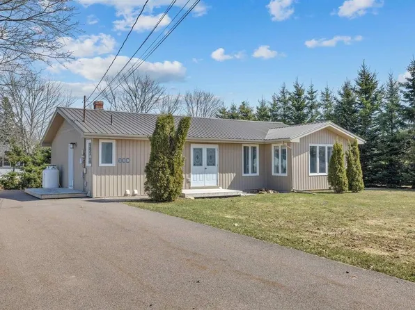 118 Maple Ave, Charlottetown, PE C1A 6G5