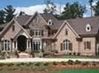 921 Clover Ln, Lebanon, OH