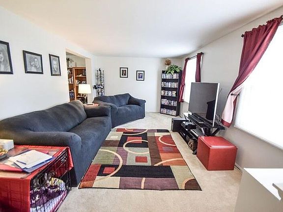 4th image of 4960 Strathaven Dr