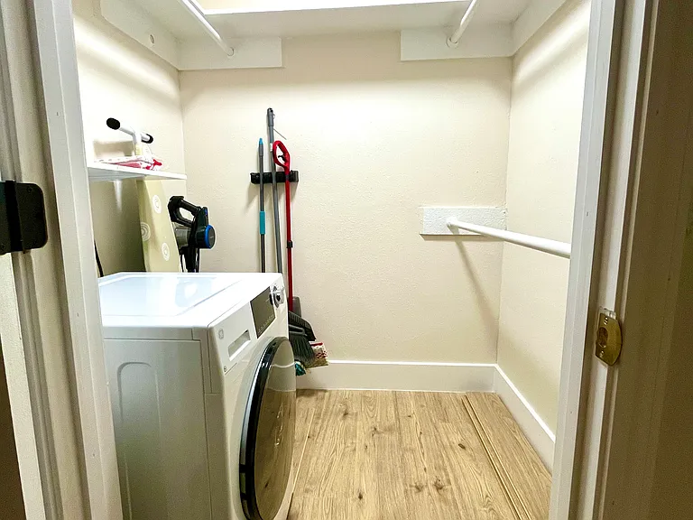 606 Marshall St #30 — Photo 11