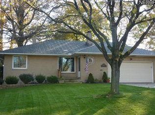 3315 Spencer Rd, Rocky River, OH 44116