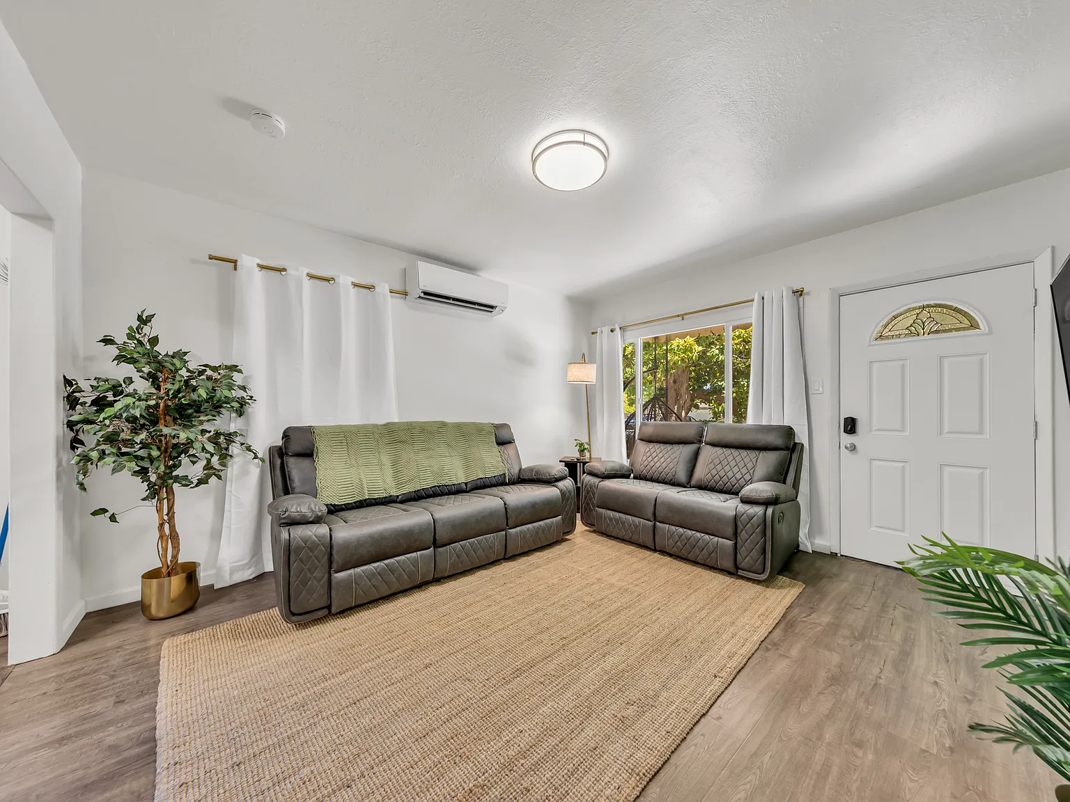 2 bed, 1426 sqft, $3,000 — Photo 4