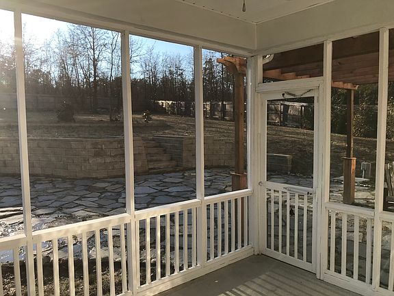 4th image of 53 Honey Brook Ct