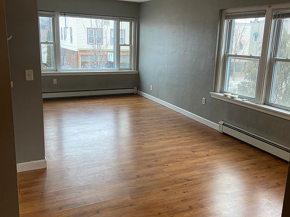 4th image of 920 Michigan Ave #A