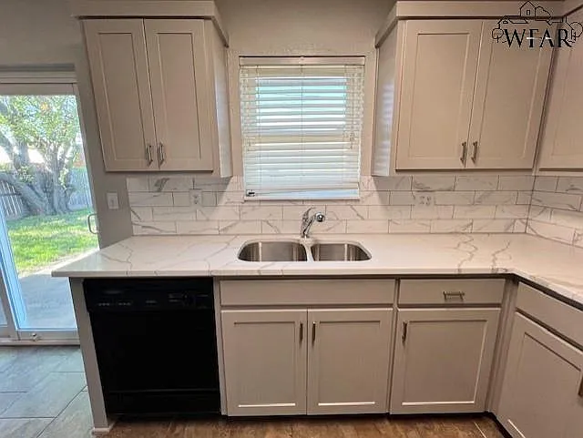 4800 Matterhorn Dr — Photo 7