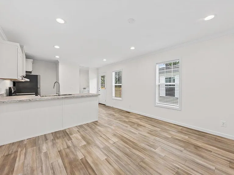 1156 Russell Dr #30 — Photo 5