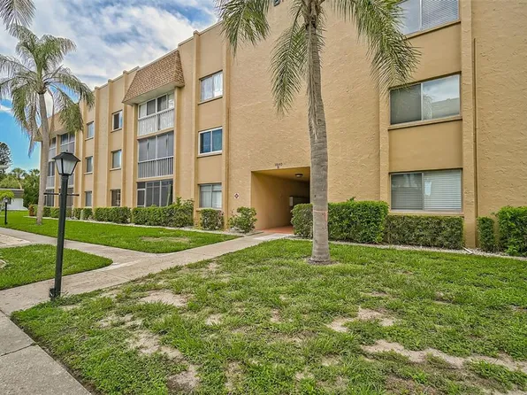 1540 Glen Oaks Dr E #B-122, Sarasota, FL 34232