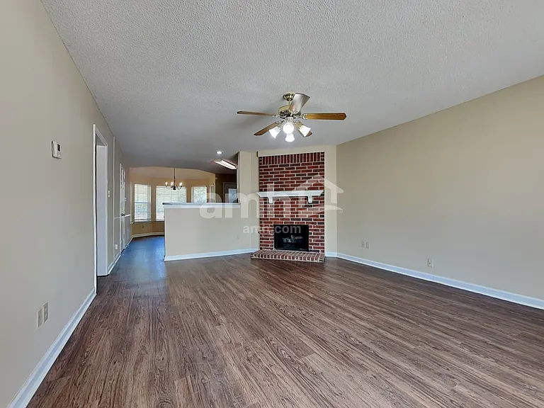 5802 Eagleston Dr — Photo 6
