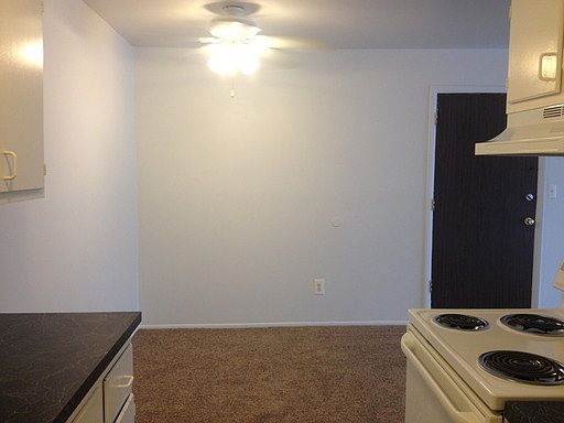 5th image of 2742 Golfside Dr APT 409