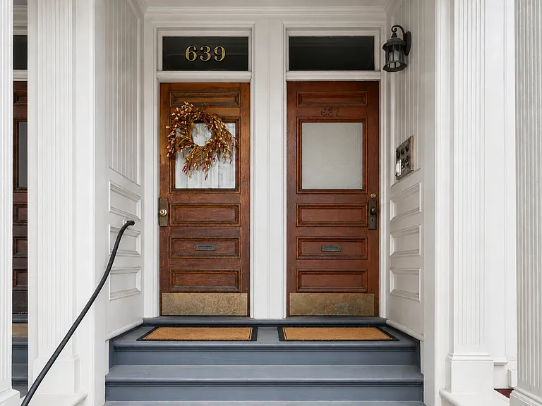639 E 7th St #3 — Photo 26