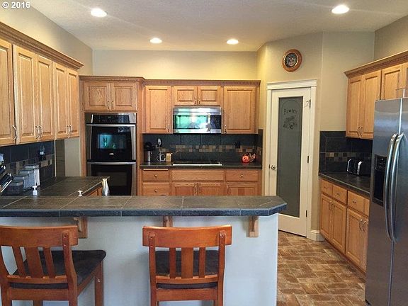 5th image of 2163 SE 48th Ave