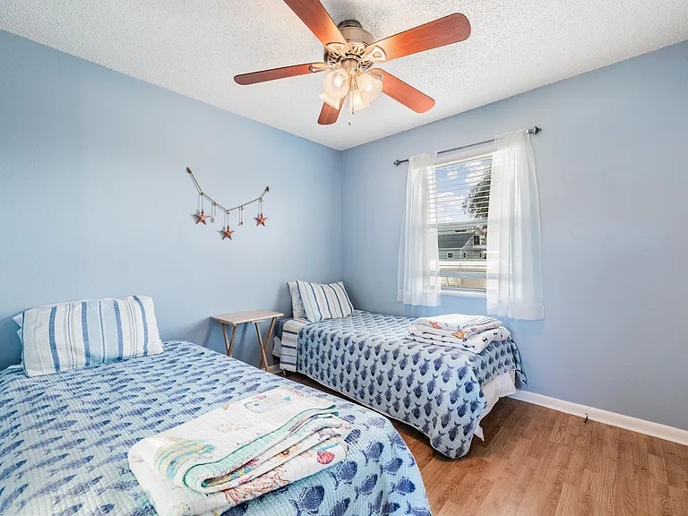 208 S Canal St #208 — Photo 8