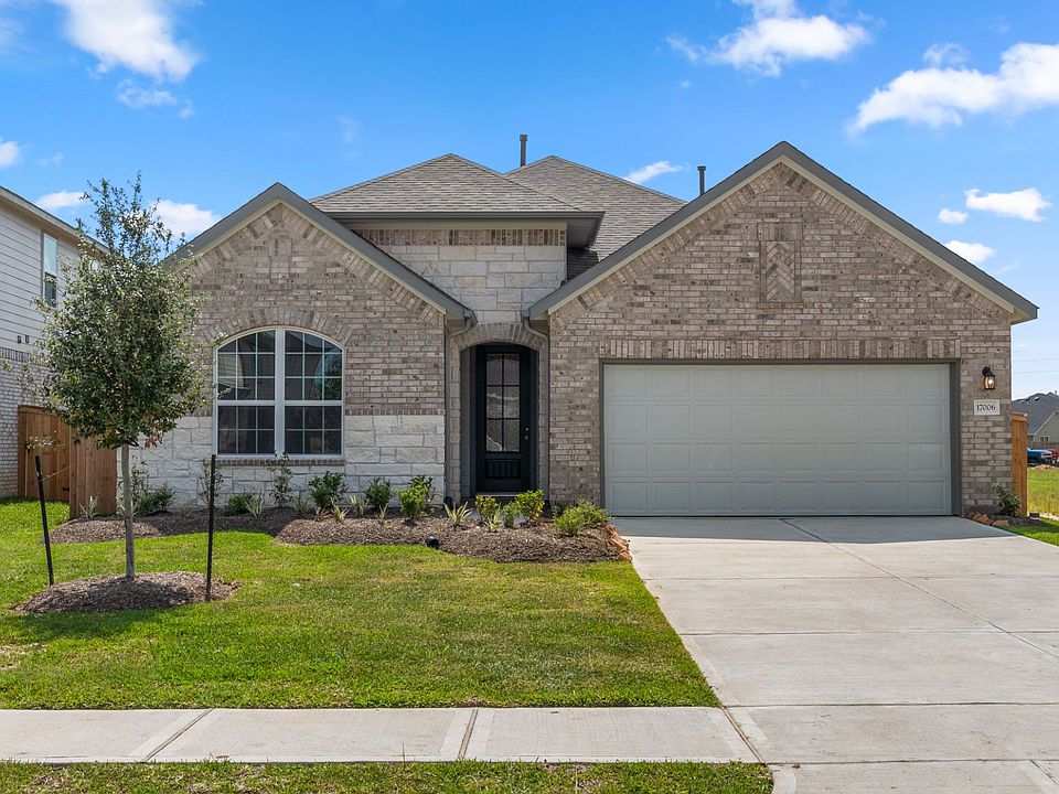 Welcome home to 17006 Plover Rock Trail located in the community of Dellrose and zoned to Waller ISD