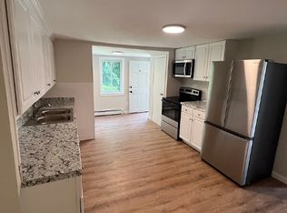 102 Mendon St APT 1C, Blackstone, MA 01504