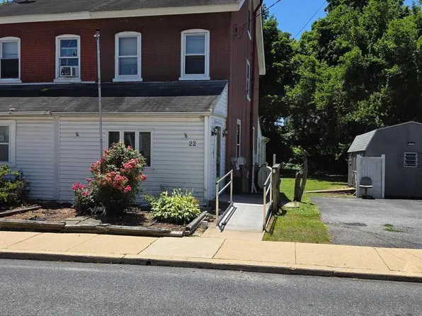 22 4th St, Upland, PA 19015