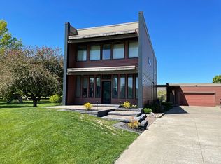 1035 S Deer Rd, West Des Moines, IA 50266