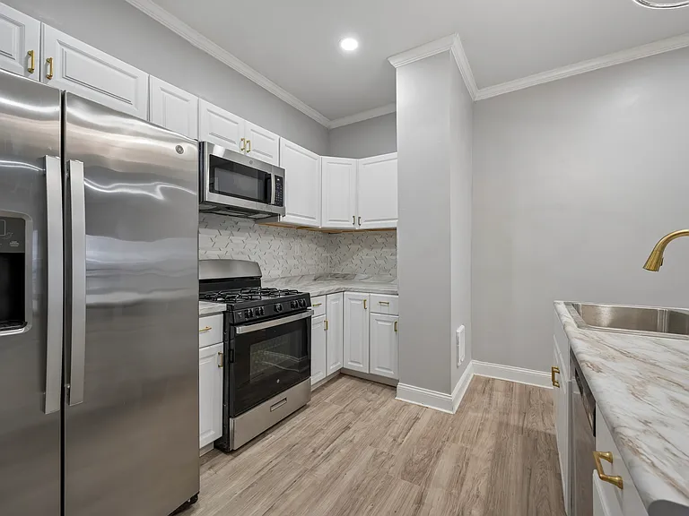5031 Walnut St #1 — Photo 7