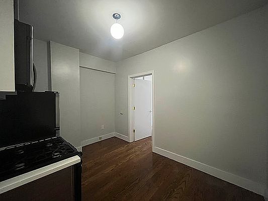 4th image of 521 W 156th St #B2