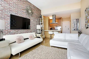 Rented by (Legacy) Elegran