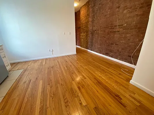 Rented by J PRESTON AND ASSOCIATES INC | media 10