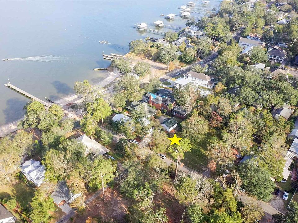 1st image of 0 Pecan Ave Lot 18
