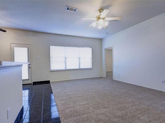 3rd image of 2937 Oakshire St