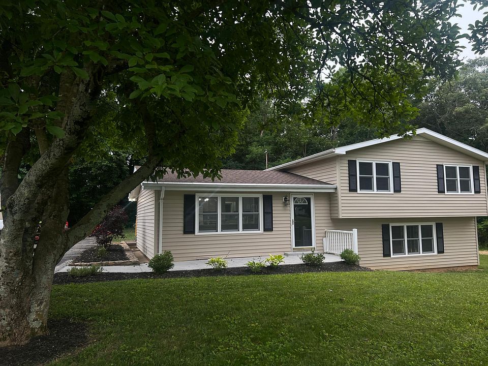 1st image of 101 Crozier Dr