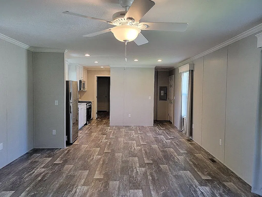 2 bed, 1056 sqft, $1,850 — Photo 4